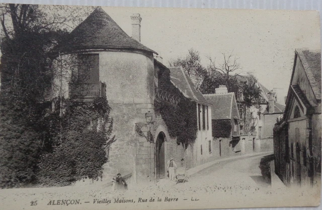 ALENCON 61 cpa Vieilles Maisons Rue de la Barre Bon Etat