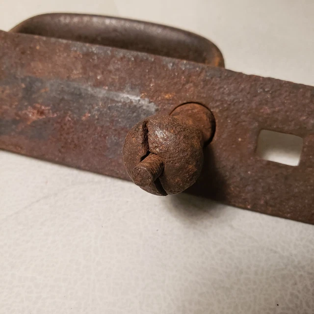 Antique Cast Iron old Farm Door Handle Pull Heavy Duty Cast Iron Salvage + Lock 4