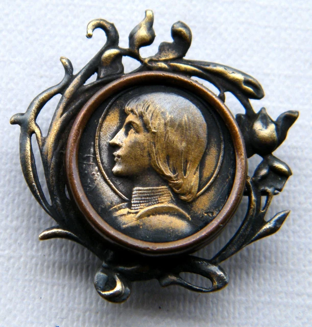 Broche Ancienne Jeanne D'Arc - Lot 83 - Bijou Vintage - Occasion