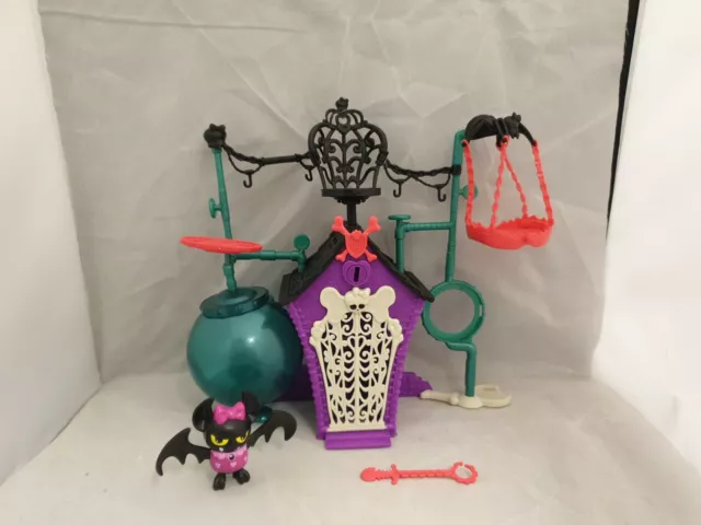 Monster High Dolls Secret Creepers Critters Pets Crypt Playset with Bat