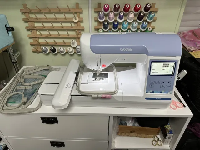 Brother PE900 5 x 7 Embroidery Machine w/ Embroidery