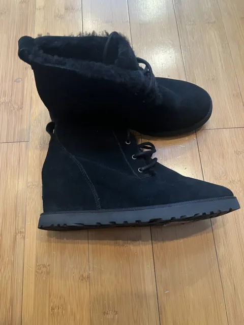 UGG Classic Femme Lace-Up Black Suede Fur Ankle Wedge Boots Women's Size 10