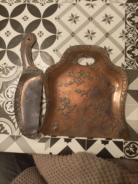Ancien ramasse miettes de table cuivre art déco