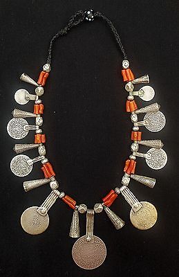 Morocco - Splendid Berber necklace, genuine coral beads, cones and silver beads