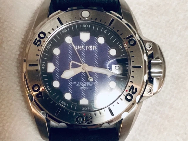 Montre online sector 600