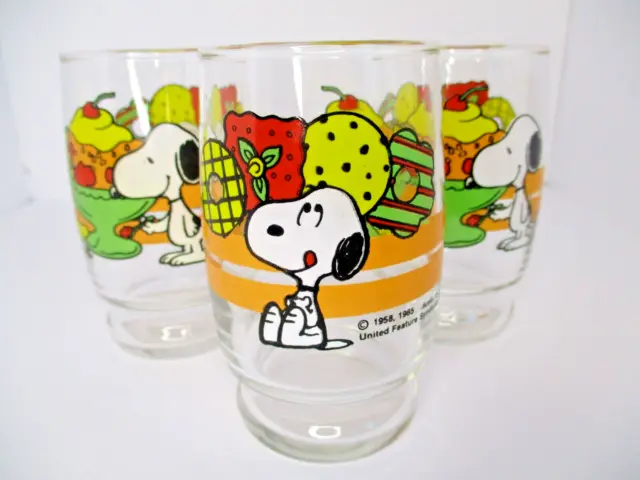 Vintage 1965 United Feature Syndicate Schulz 3 Snoopy Woodstock Glasses 4"