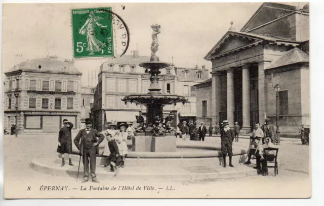 EPERNAY - Marne - CPA 51 - la fontaine de l' Hotel de ville