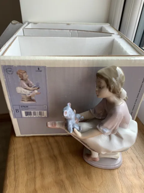 Lladro 1993 Society Figurine 7620 Best Friend,Girl with Teddy Bear.Original Box