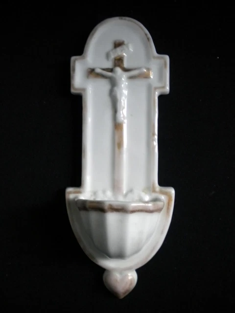 Bénitier en porcelaine de Paris