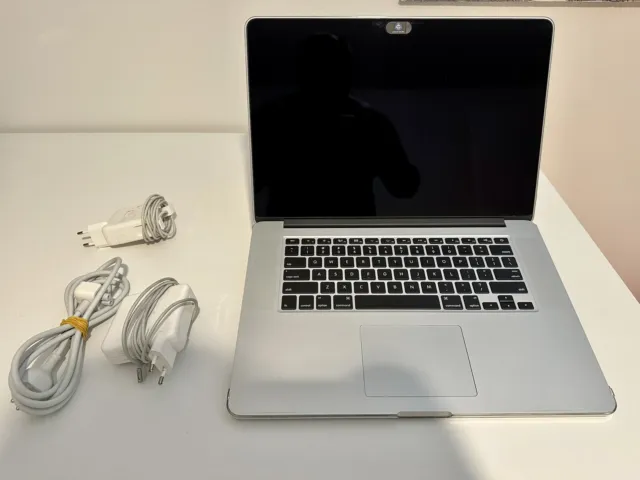 Apple MacBook Pro 15” Retina Display, mid 2012, Intel i7, 8gb RAM, 256gb SSD