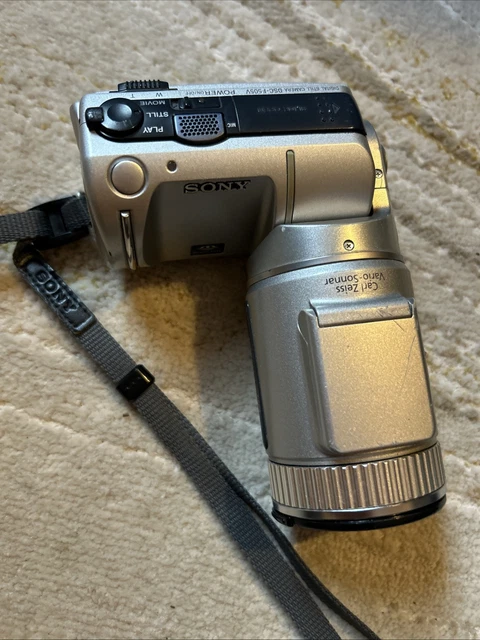 【30年前のカメラ】SONY DSC-F505V ジャンク品　バッテリー付き SONYの古いデジカメが出て来た。｜スダ ハジメ