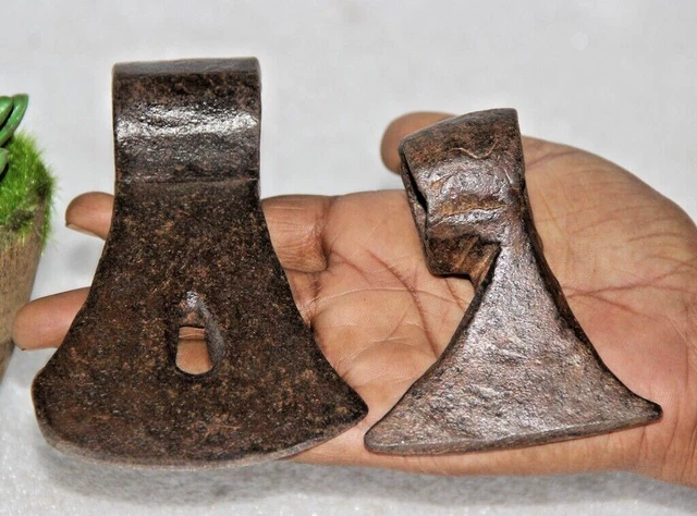 1850's Antique Forgé à la Main Solide Fer À Hache Tête Belle Forme de Collection