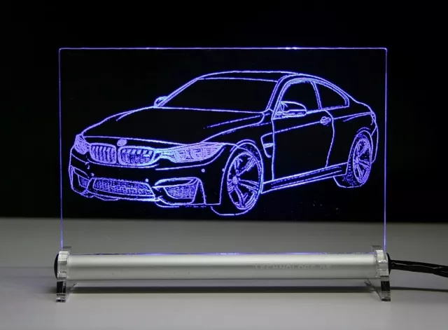 LED-Leuchtschild graviert ist BMW M4  Sportcoupé F82 F83 AutoGravur