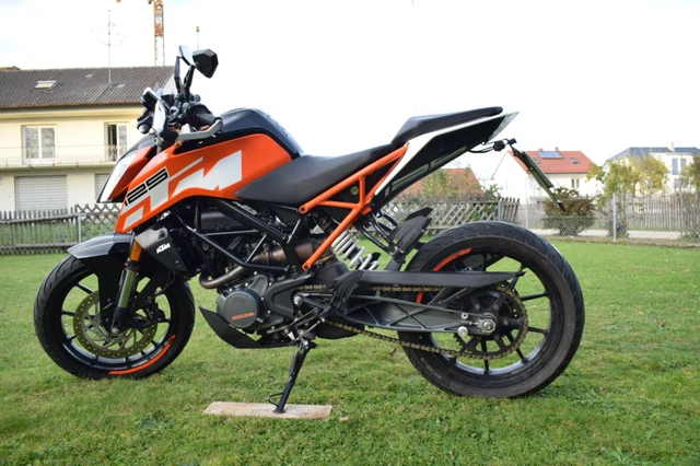 Motorrad KTM Duke 125ccm 3