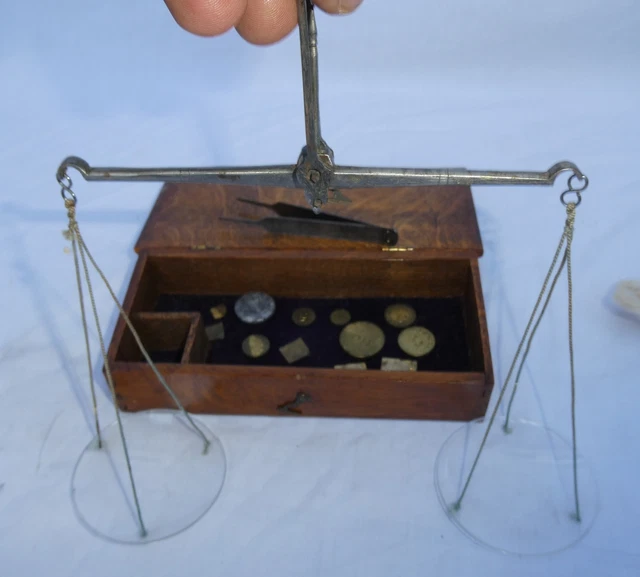 ANTIQUE APOTHECARY COIN Balance Scales Oak Wood Box £14.99 - PicClick UK