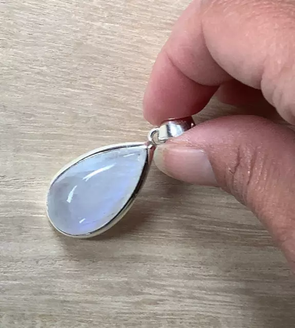 Beautiful Moonstone Gemstone 925 Sterling Silver Statement Pandant D-213