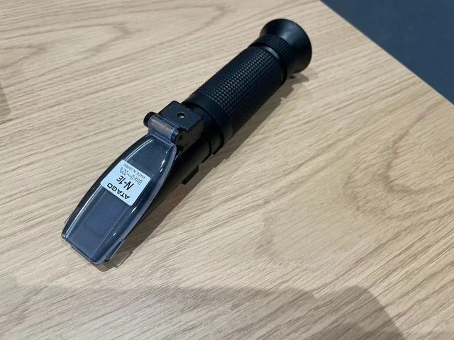 Atago handheld refractometer N1E