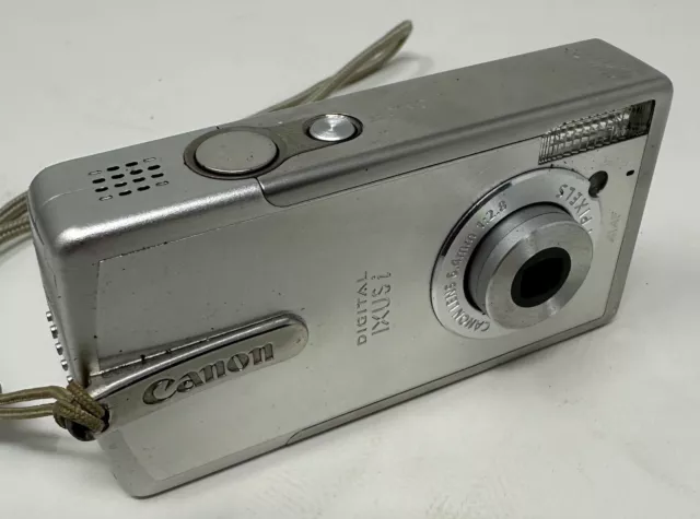 Canon PC1060 Digital IXUS i 4.0 Megapixels AiAF Camera Silver - fully working