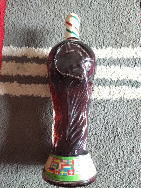 Mini Bouteille 5 Cm Avec Vin – Gadget Souvenir Coupe Du Monde Italie 90