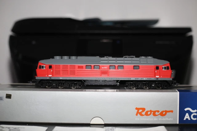 Roco H0 - 62865 - Locomotora diésel - BR 142 ludmila - DR
