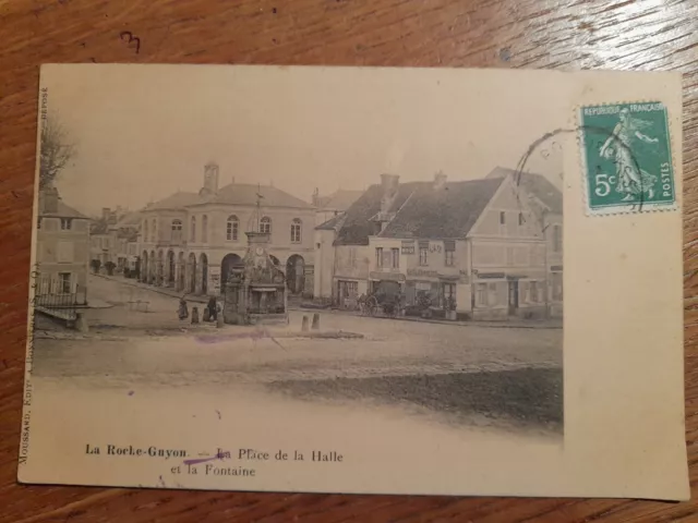 CPA - 95 - La Roche Guyon - La Place de la Halle et la Fontaine - animated -