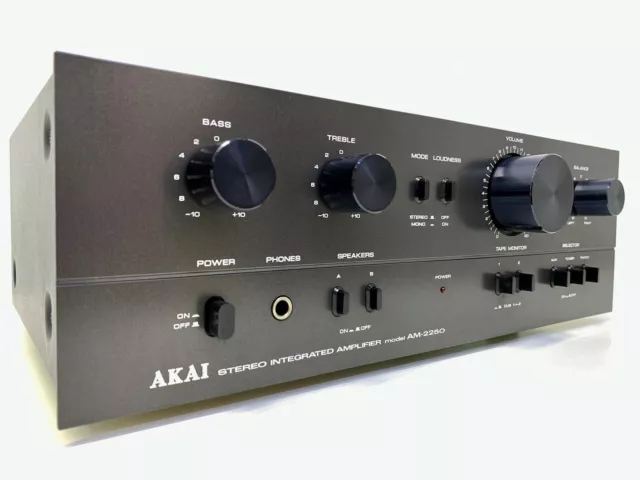 AKAI AM-2250 Stereo Amplifier Vintage 1978 50 Watts RMS Working 100% Good Look