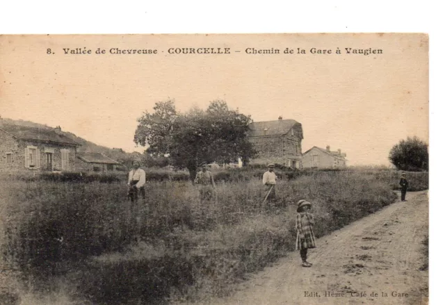 CPA de Courcelle (91 Essonne), Chemin de la Gare à Vaugien, animée, années 1910