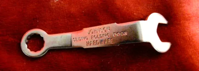 "Llave de herramienta de ajuste de puerta de bolsillo deslizante Johnson Hardware 3/8"