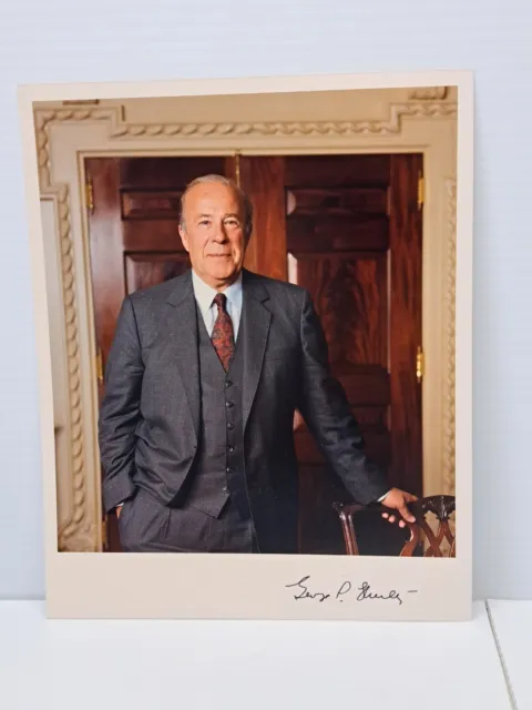 George P. Shultz Autographed Signed  8 X 10 Photo 60th US Secretary of State