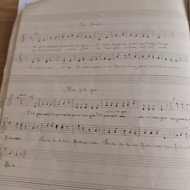 Cahier scolaire ancien musique ( années 30/40 )  ) avec partitions et paroles 4