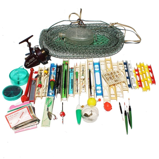 Lot De Matériel De Pêche Ancien - Divers Leurres Cuillères, Spinners, Jigs Pour Eau Douce