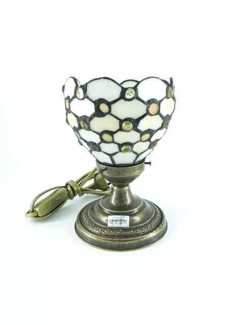 Lampada da appoggio in ottone anticato con vetro stile Tiffany bianco con gocce