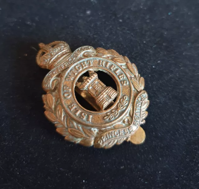 WW2 BRITISH ARMY Cap Badge for The Isle of Wight Rifles (8th Hampshire ...