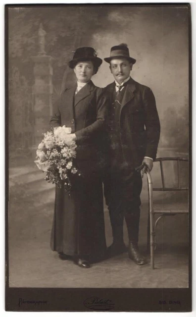 Fotografie Sig. Bing, Wien, Goldschmiedgasse 4, Portrait Mann und Frau im Anzug