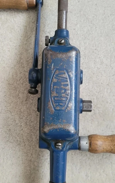 ANCIENNE PERCEUSE À Main Chignole Vilebrequin Outil ancien Fabrication Française EUR 24,00 - FR