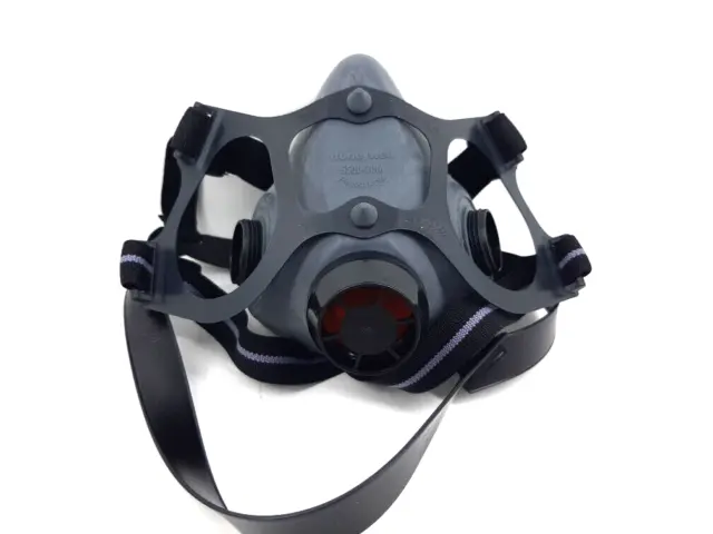 NEW! Honeywell 5500 Series Half Mask Respirator, Med. Black 550030M