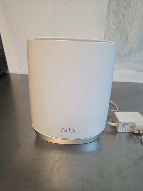 ② Netgear Orbi RBR 750 plus 2 sattelieten RBS 750 - Amplificateurs wifi ② Netgear Orbi RBR 750 plus 2 sattelieten RBS 750 - Amplificateurs wifi
