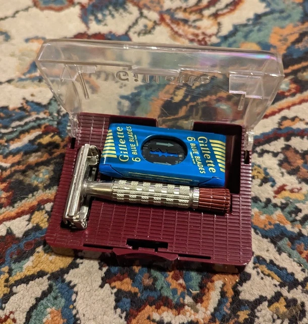 Vintage 1955 GILLETTE RED TIP SUPER SPEED SAFETY RAZOR SET A 2
