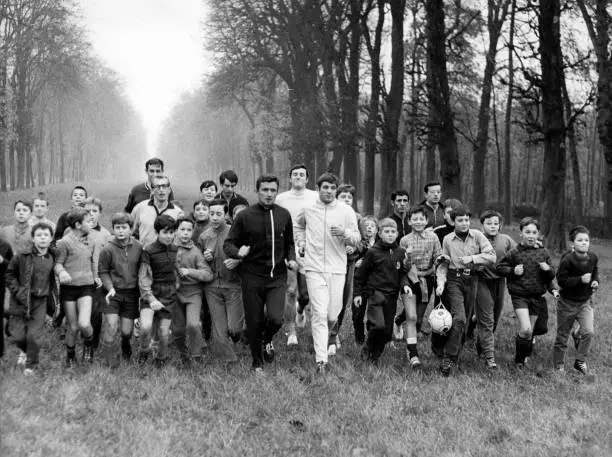 The runner Michel Jazy boxer Jean Rosselin training little sin- 1968 Old Photo