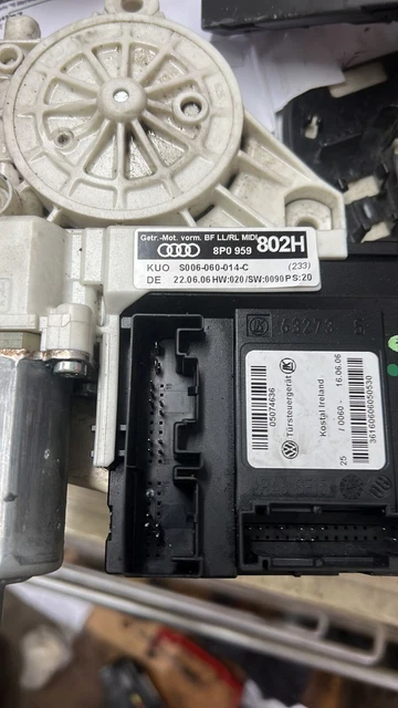 Nissan A33 Maxima RH Front Electric Window Regulator & Motor 1999-2003 - View #8