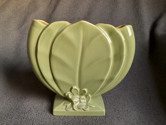 Pristine Vintage Beswick Green Glaze Pottery Art Deco Circular Leaf 1950 England