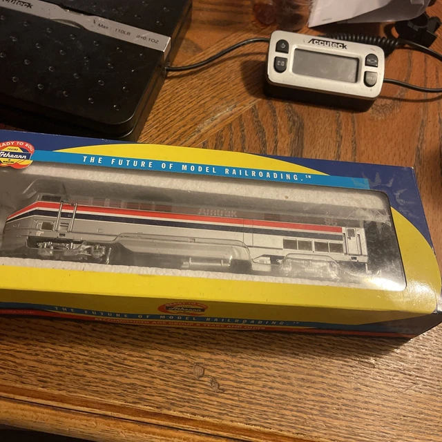 Athearn 91574 HO Amtrak/Intercity RTR AMD103/P42 Diesel Locomotive #96