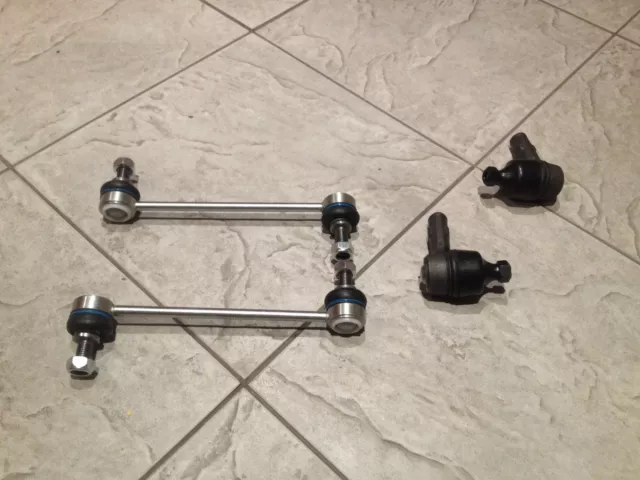 Ford Focus Mk 1 Zetec Mk 1  98-04 Two Front Anti Roll Bar Links+Two Track Ends