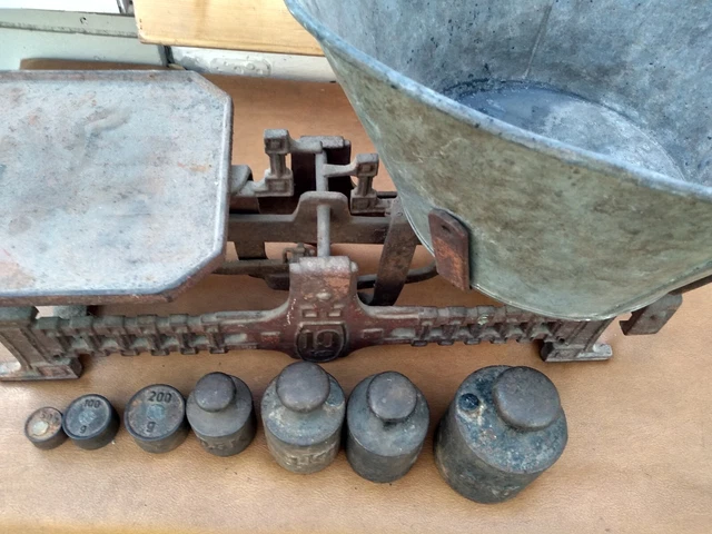 Alte Konsum Waage