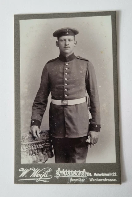 Tolles CDV Foto -Deutscher Offizier mit Bajonett - W. Weiß in Strassburg um 1900