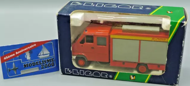 Miniature Burago Renault premium pompier 1/50 chez 1001hobbies (Réf.32002)