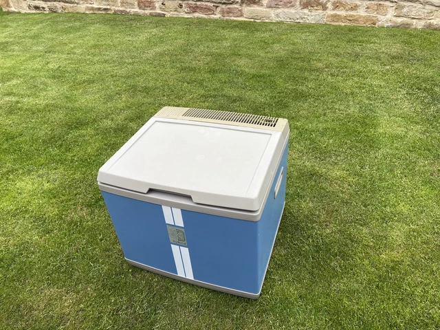 Mobicool 26l cool shop box
