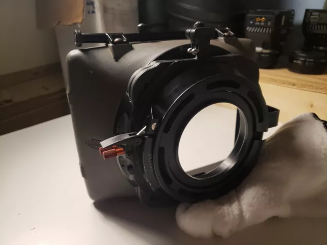 Caja mate con clip Vocas ShadeFX con dos marcos de filtro de 4""x4