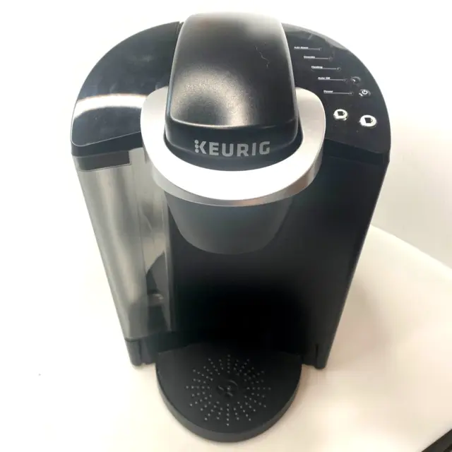Keurig K40 Single Cup Brewing System Coffee Maker K-cups Black Working Nice!-