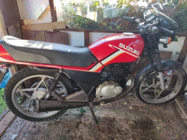 suzuki gs 125 1984